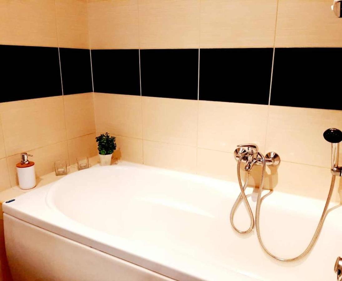 Zielony Apartament, Kielce, Targi, Centrum Exteriör bild